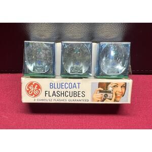 Vintage Camera Flashbulbs GE Bluecoat 3 Cubes/12 Flashes‎